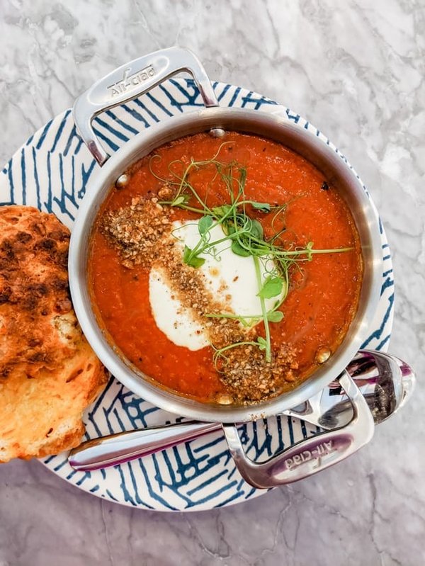 What's the Best Technique for a Silky-Smooth Roasted Red Pepper and Tomato Soup?