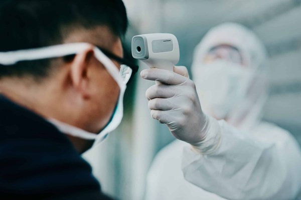 How Can Deep Learning Algorithms Detect Early Signs of Neurodegenerative Diseases?